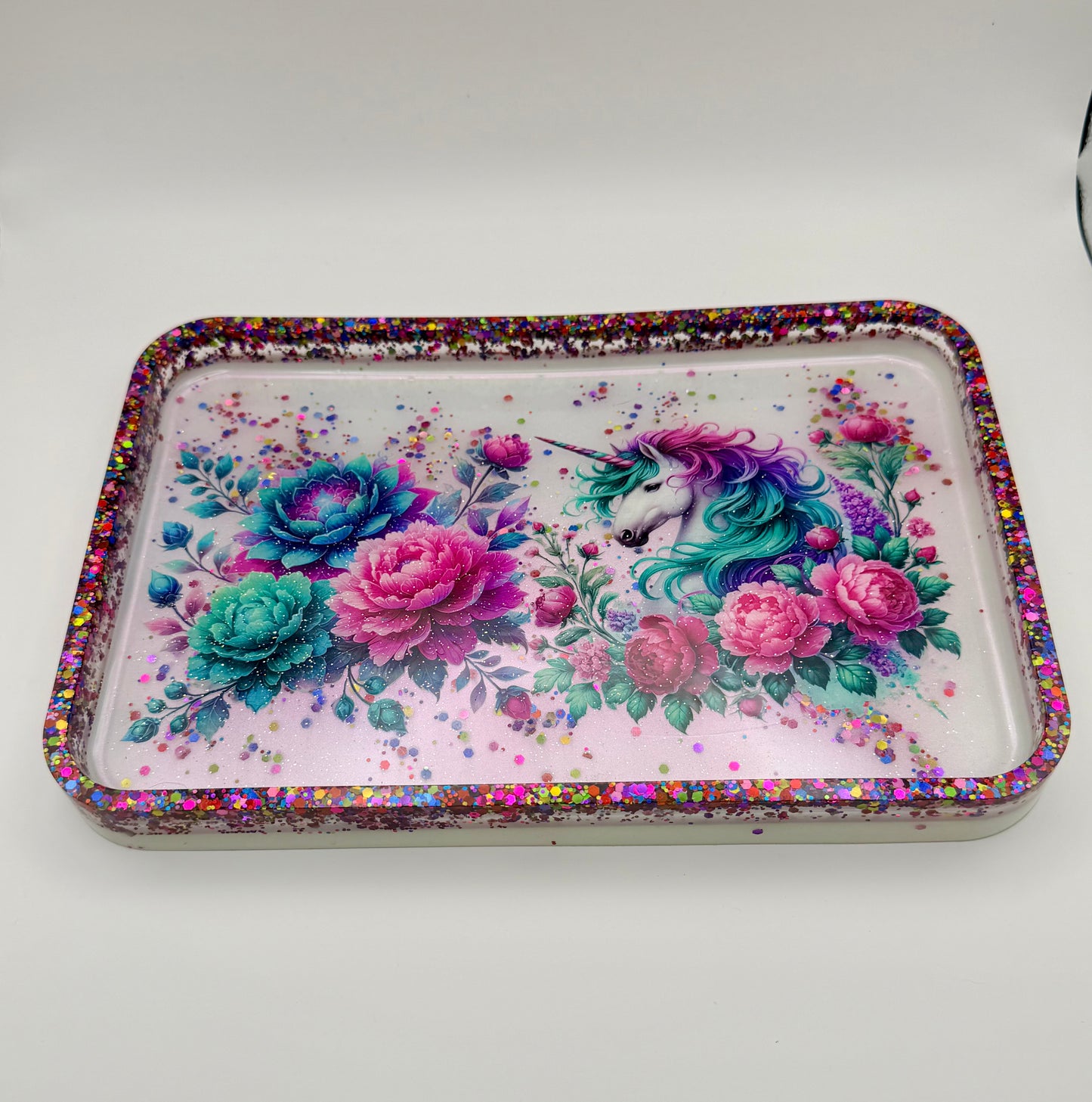 Rectangular-shaped tray with unicorn and flowers