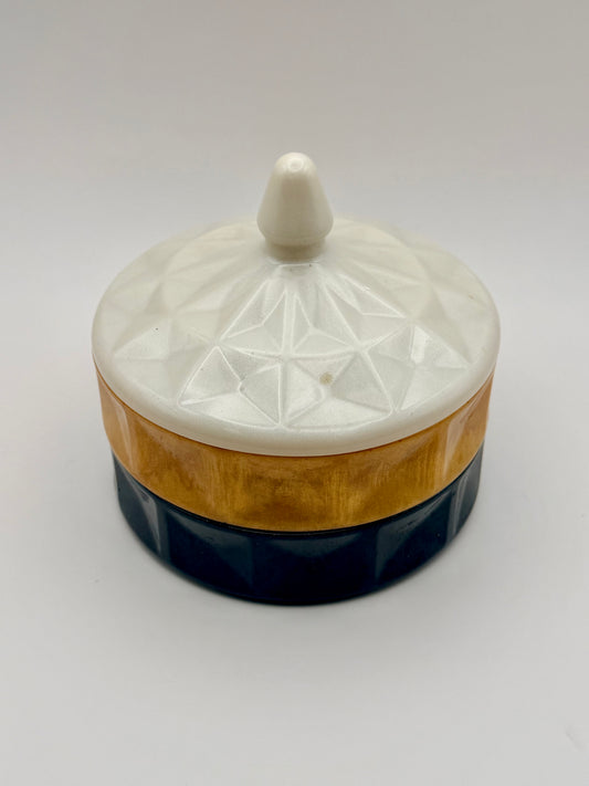 Large stackable containers with lid