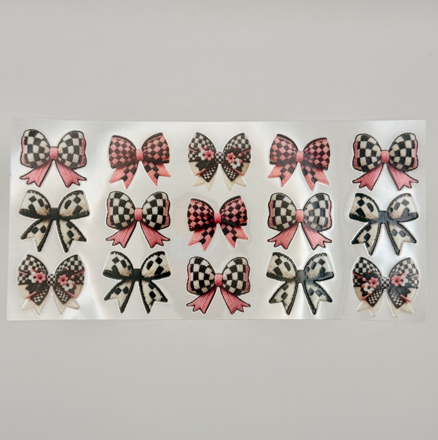 Checkered bows