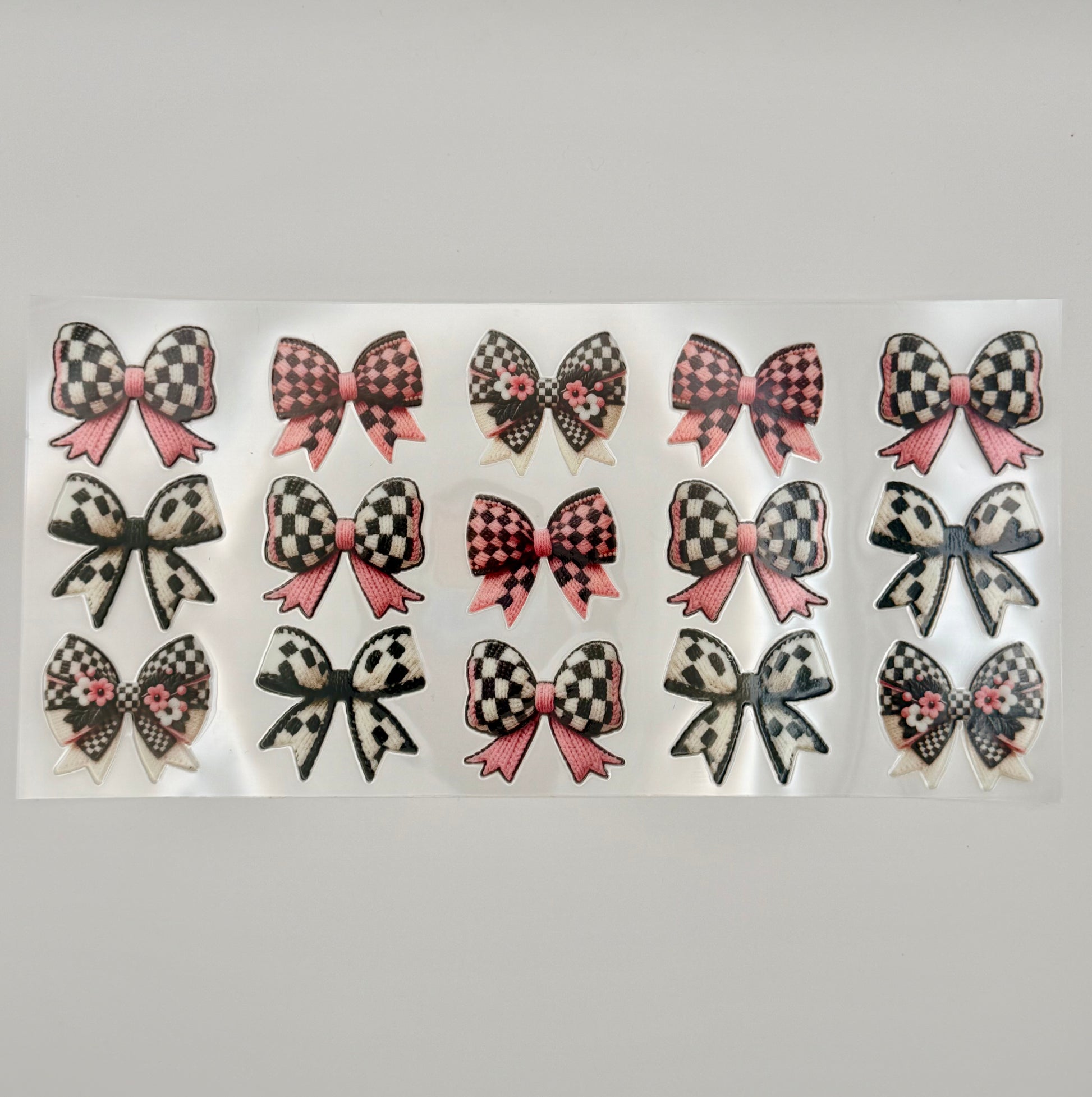 Checkered bows