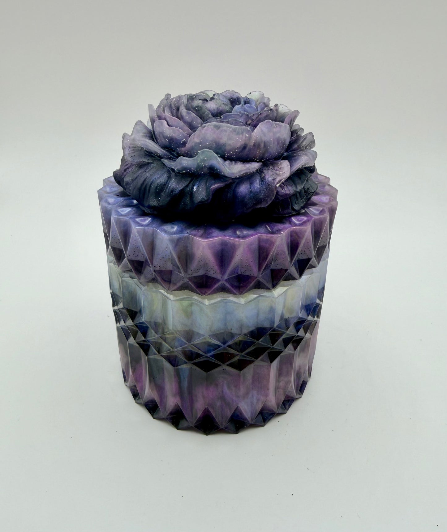 container with flower lid