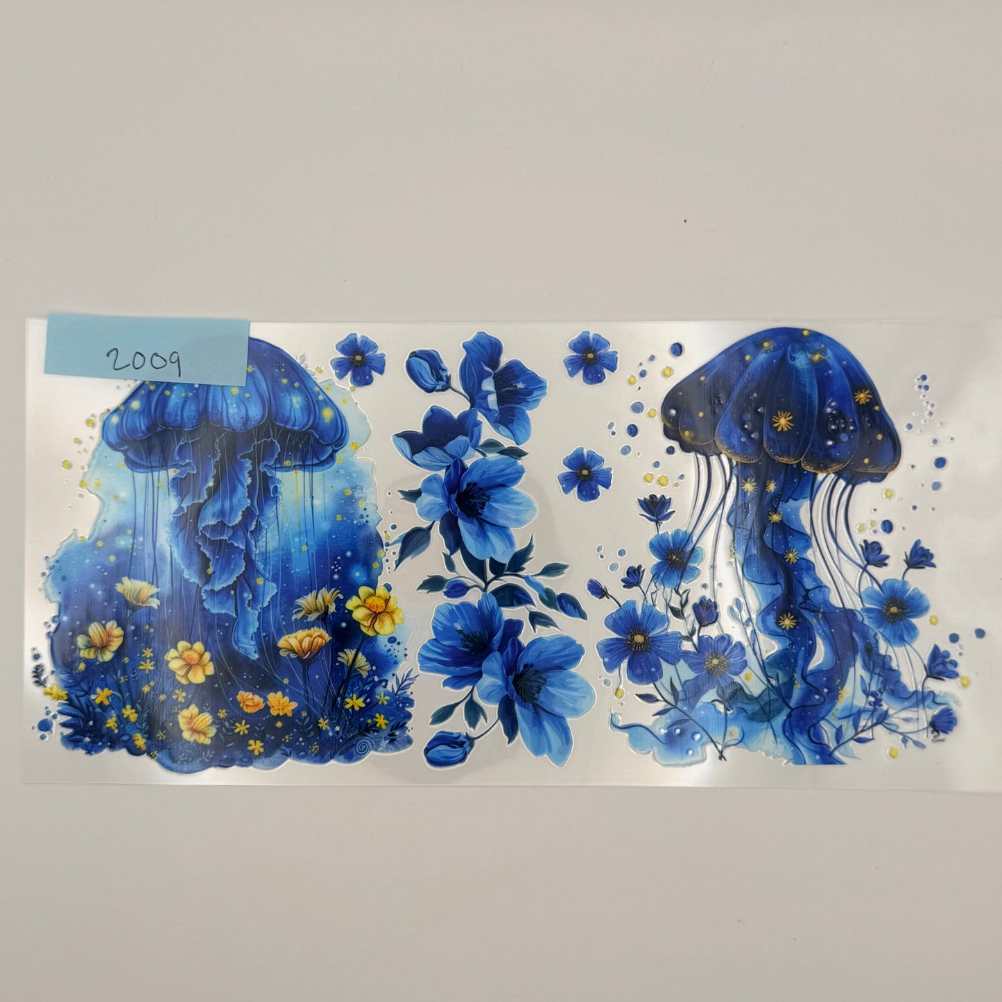 blue jelly fish