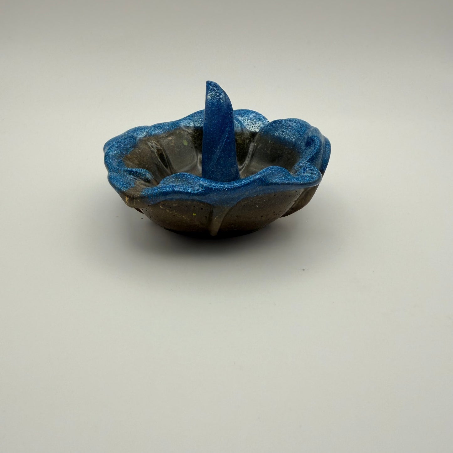Small Flower Shaped Ring Holder