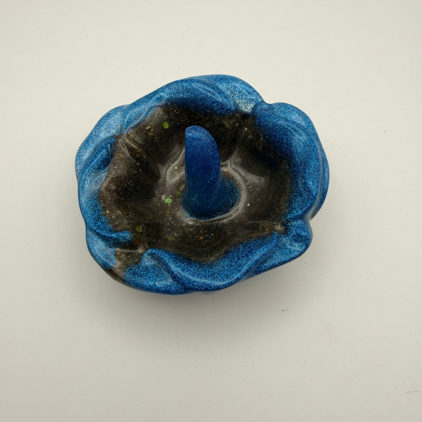 Small Flower Shaped Ring Holder