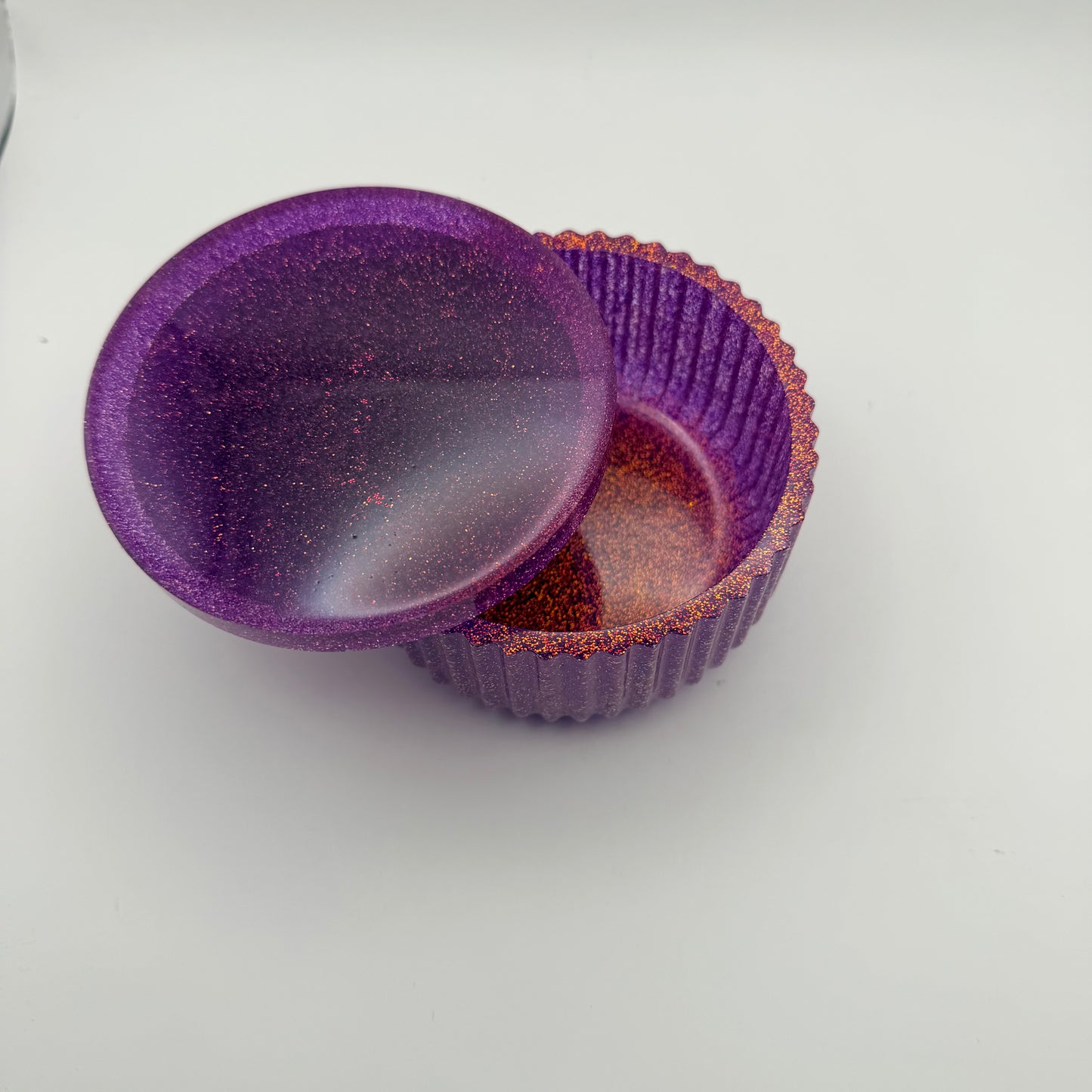 Color-shift Round Container with Lid