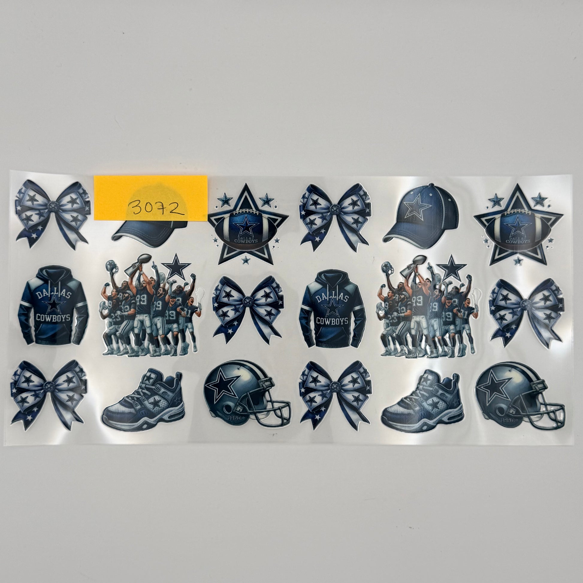 cowboys players bows and helmets